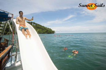 catamaran tour manuel antonio costa rica