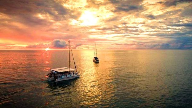afternoon sunset catamaran tour Manuel Antonio afternoon sunset catamaran tour Manuel Antonio